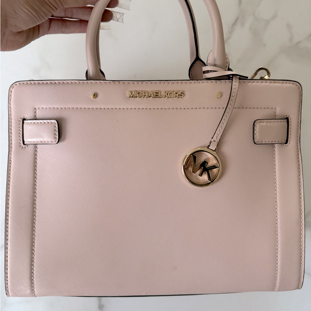 Michael Kors Dillon Medium Saffiano Leather Satchel
Handbag